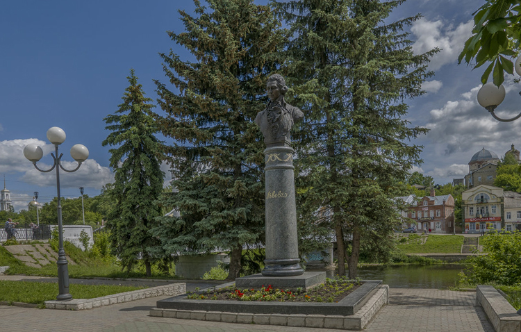 Памятник архитектору Н.А.Львову