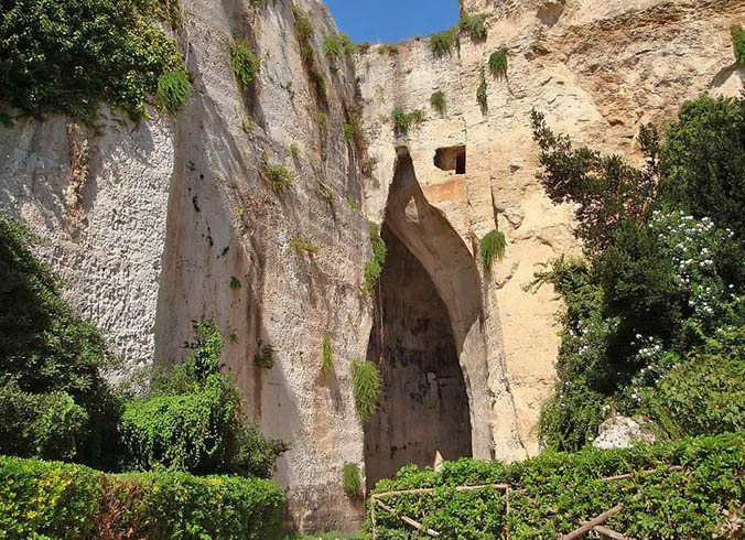 Пещера «Ухо Дионисия»