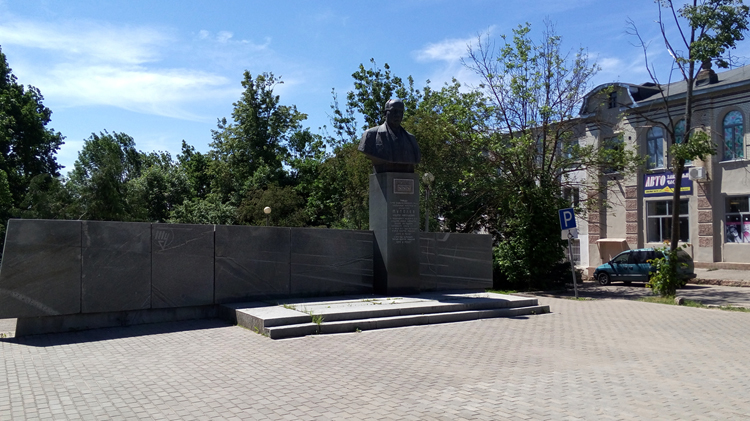 Памятник А. Н. Туполеву