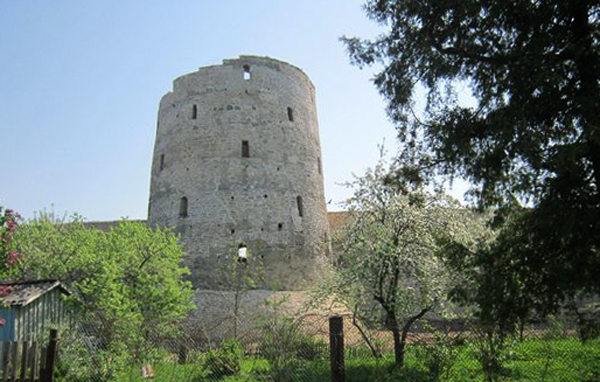 Башня Вышка в Изборской крепости