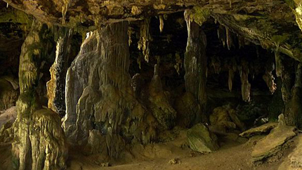 Пещера Тхам-Пхи-Хуа-То-Тхам
