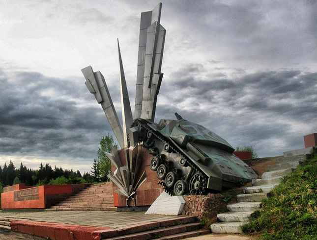 Памятник «Взрыв»