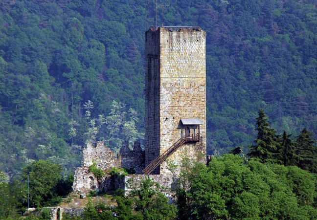 Замок Бараделло