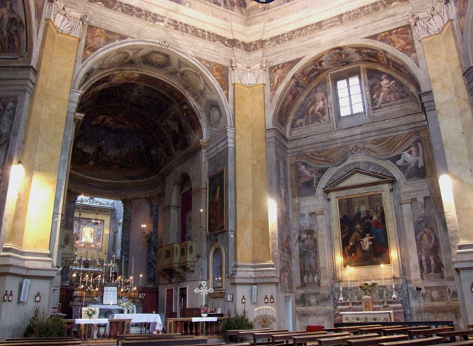 Внутри церкви Санта-Мария-делла-Стекката