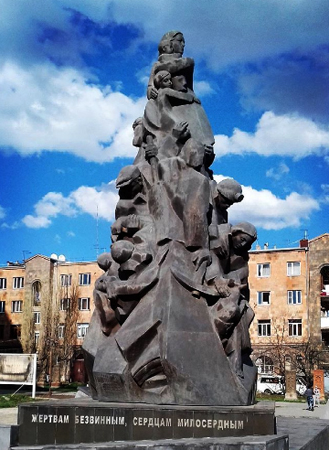 Памятник жертвам Спитакского землетрясения