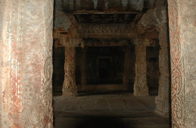 Подземный храм Шивы