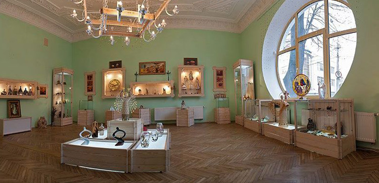 Внутри музея янтаря