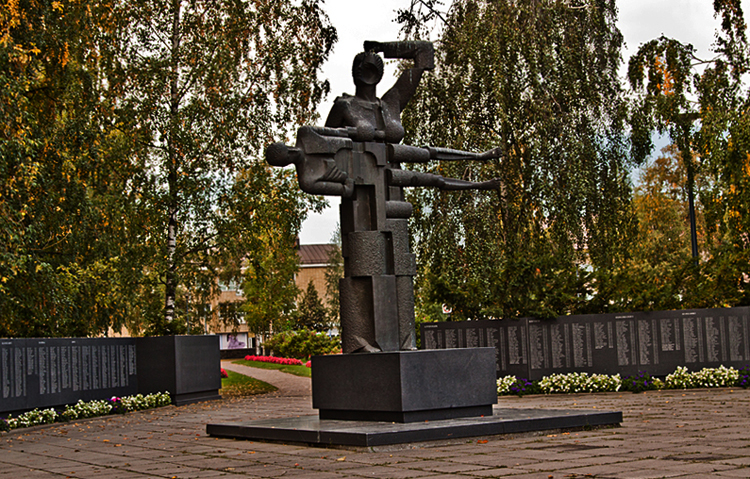 Памятник «Мать-Карелия»