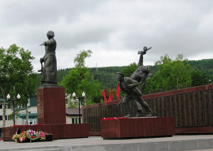 Мемориал советским воинам в Южно-Сахалинске
