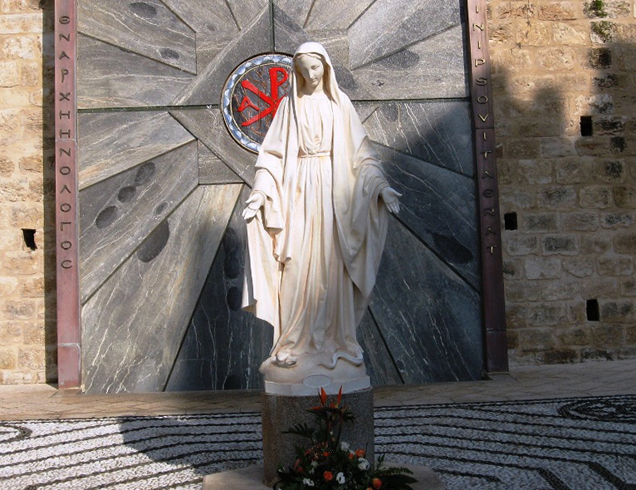 Статуя Девы Марии в Назарете