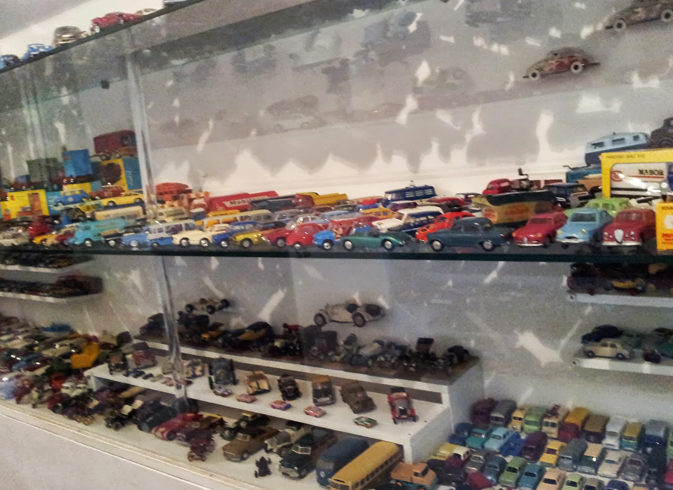 Внутри музея игрушек