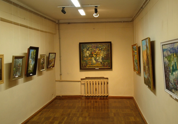 Внутри художественного музея