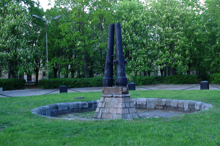 Памятник-фонтан «Слава русского оружия»