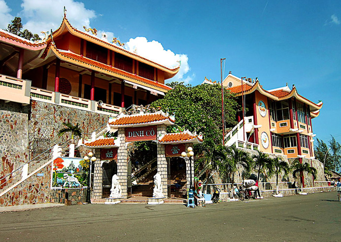 Храм Dinh Co
