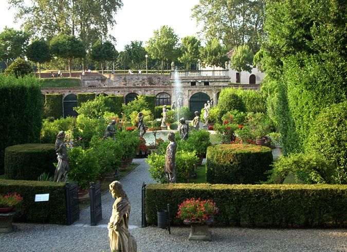 Ботанический сад в Лукке