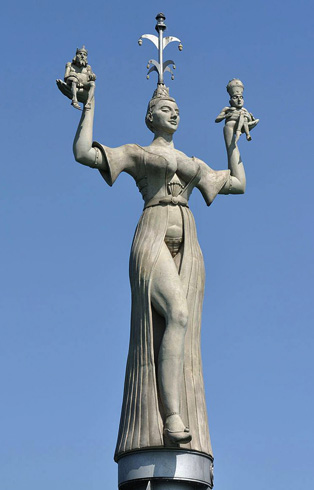 Скульптура «Империя»