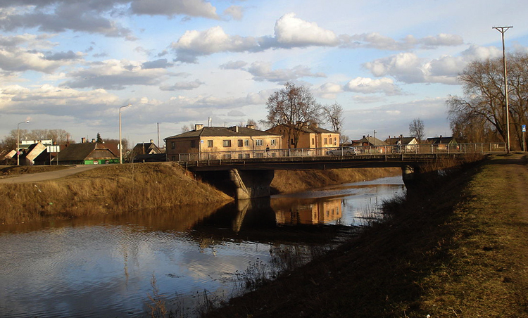 Мост через Лауцесу