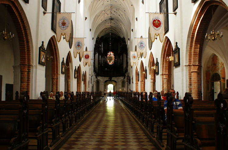 Внутри кафедрального собора
