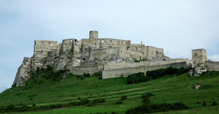 Замок Шариш